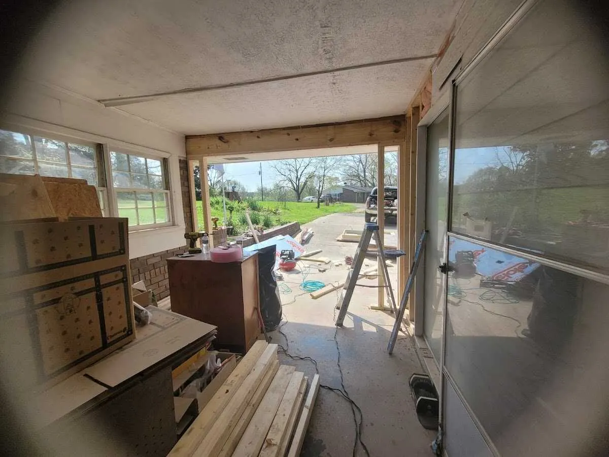 Air movers and dehumidifier for Water Mitigation Services in Gladstone